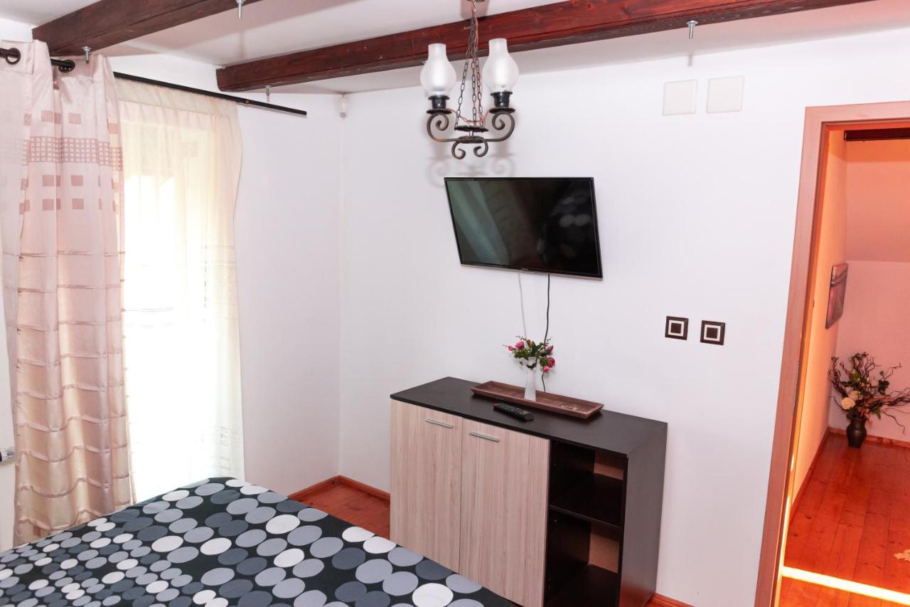 מלון Bujoreni Casa Ursului מראה חיצוני תמונה